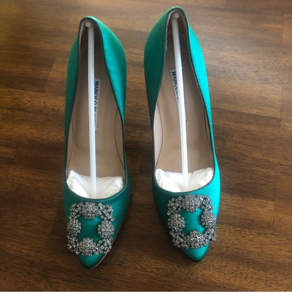 NIB $1125 Manolo Blahnik Hangisi Satin Crystal-Buckle Pumps in Green - size 37.5 - Picture 6 of 16